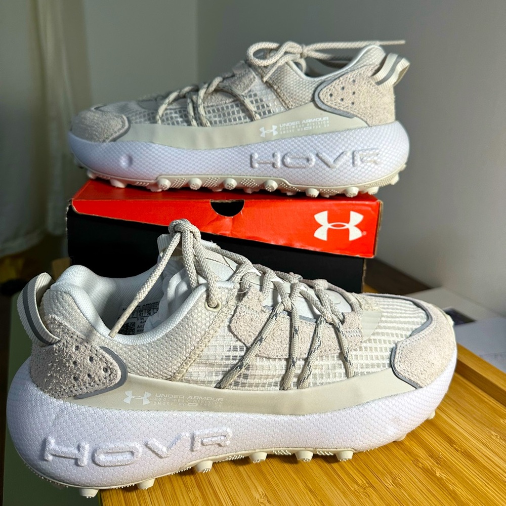 BRAND NEW - Under Armour Fat Tire Venture Pro Mens Size 8 Grey White MSRP $130!!